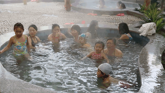 1760489924545530.gif 美女 (6).gif